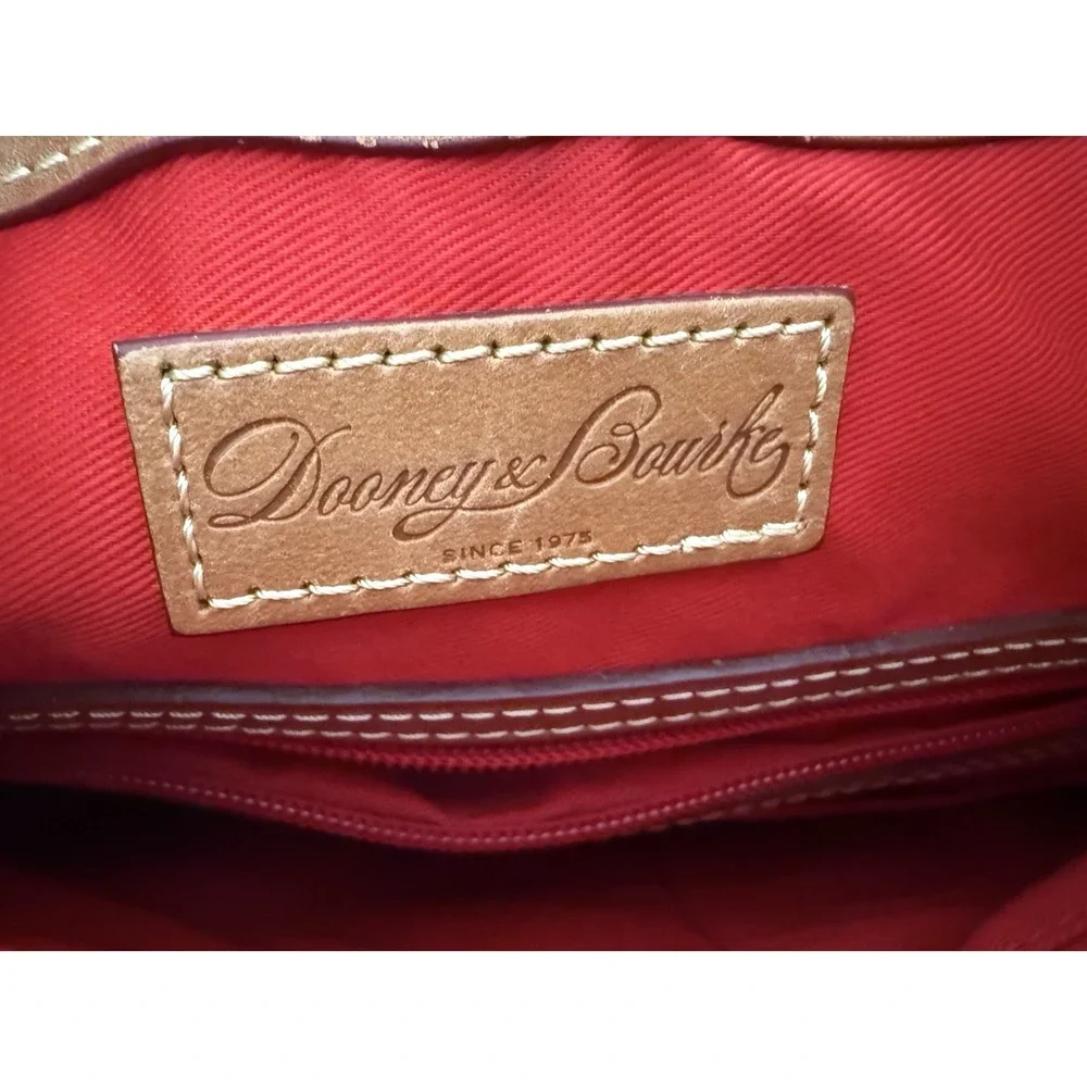 Dooney‎ And Bourke Beige Leather Shoulder Handbag Hobo Purse Red Lining Key Hold